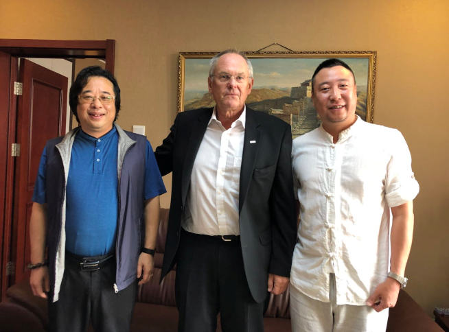 热烈庆祝百阀与欧文托普达成战略合作 热烈庆祝百阀与欧文托普达成战略合作